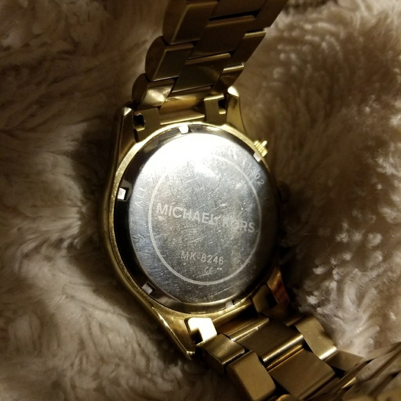 Michael Kors Layton Chronograph Black Dial Gold - Picture 4 of 5